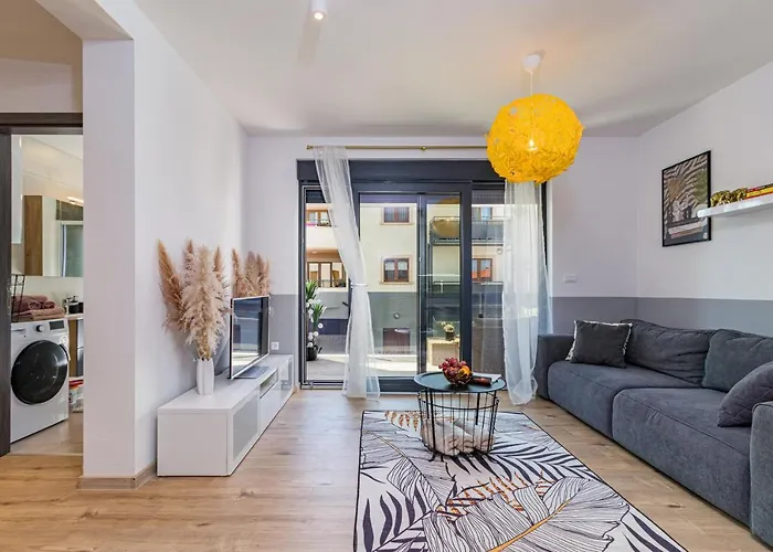 Appartement M****, New + Parking