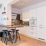 M****, New + Parking Appartement *